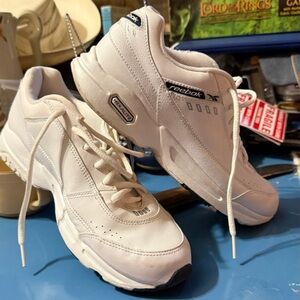 Ladies white leather Reebok size 8 1/2